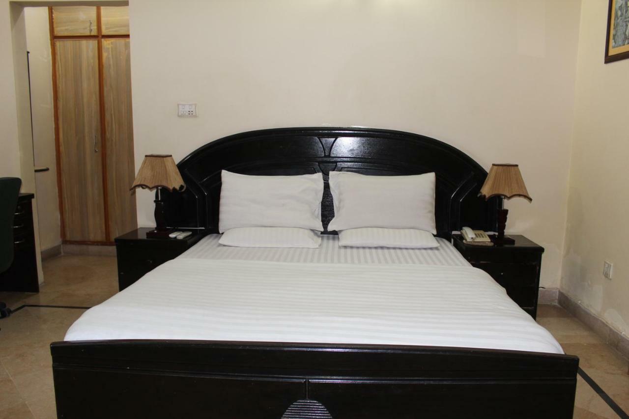 Luxury Inn Carachi Exterior foto