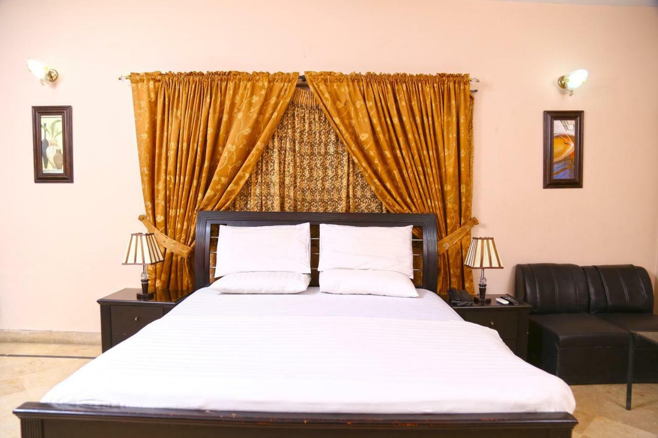 Luxury Inn Carachi Exterior foto